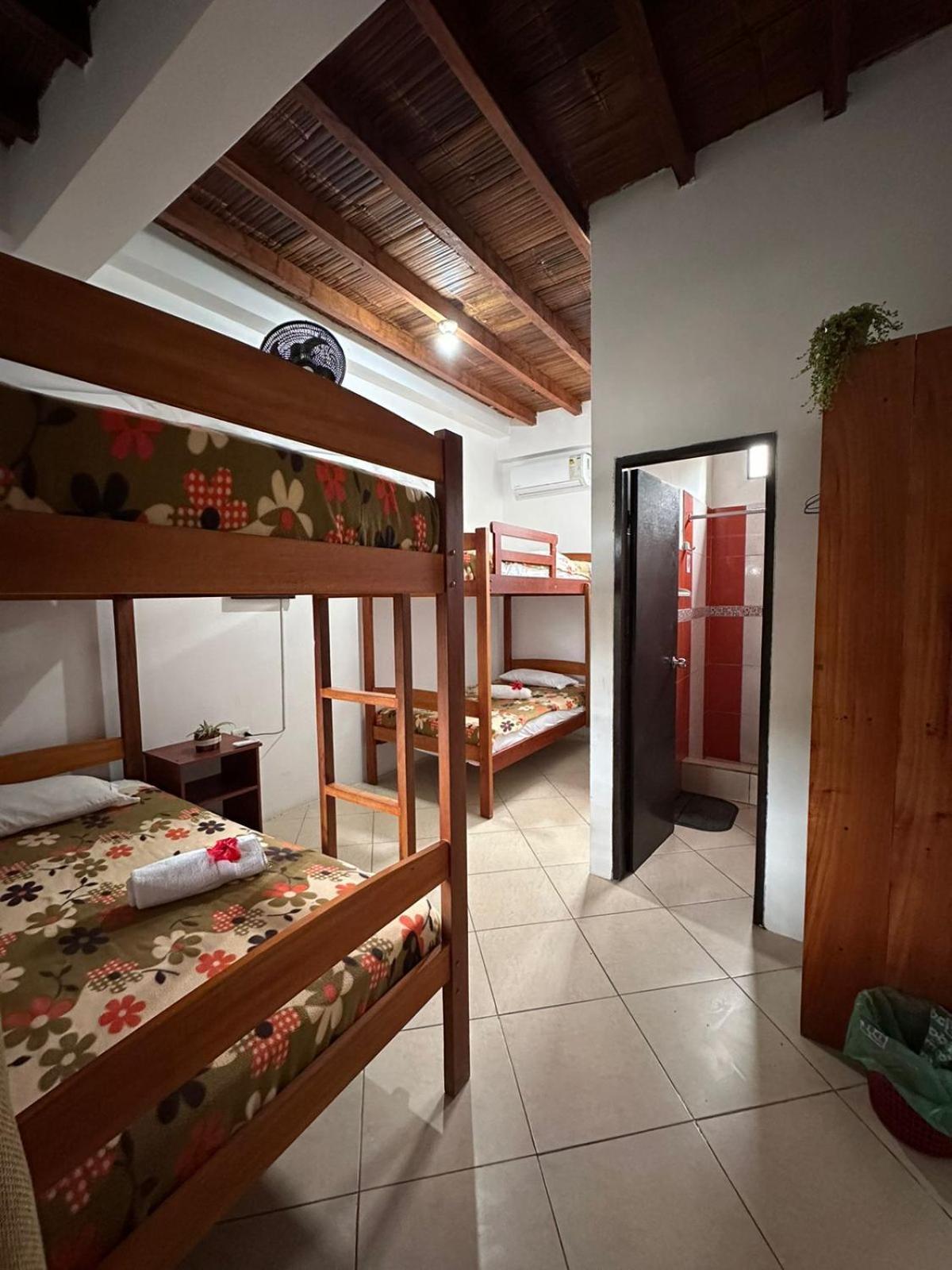 Hostal Casa Taisha Montañita Buitenkant foto