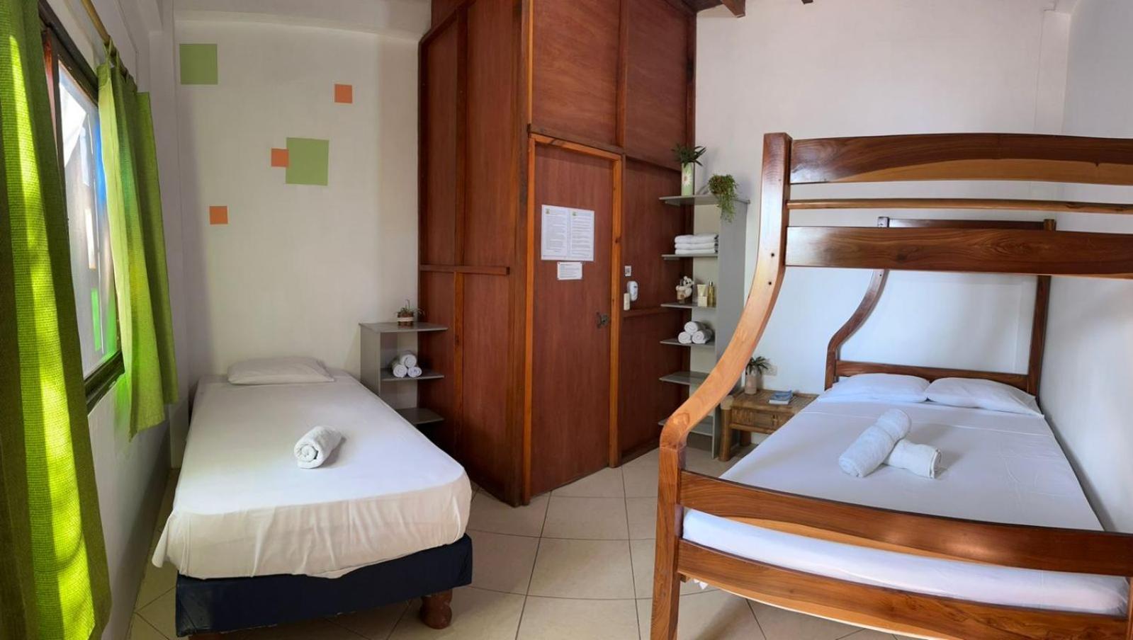 Hostal Casa Taisha Montañita Buitenkant foto