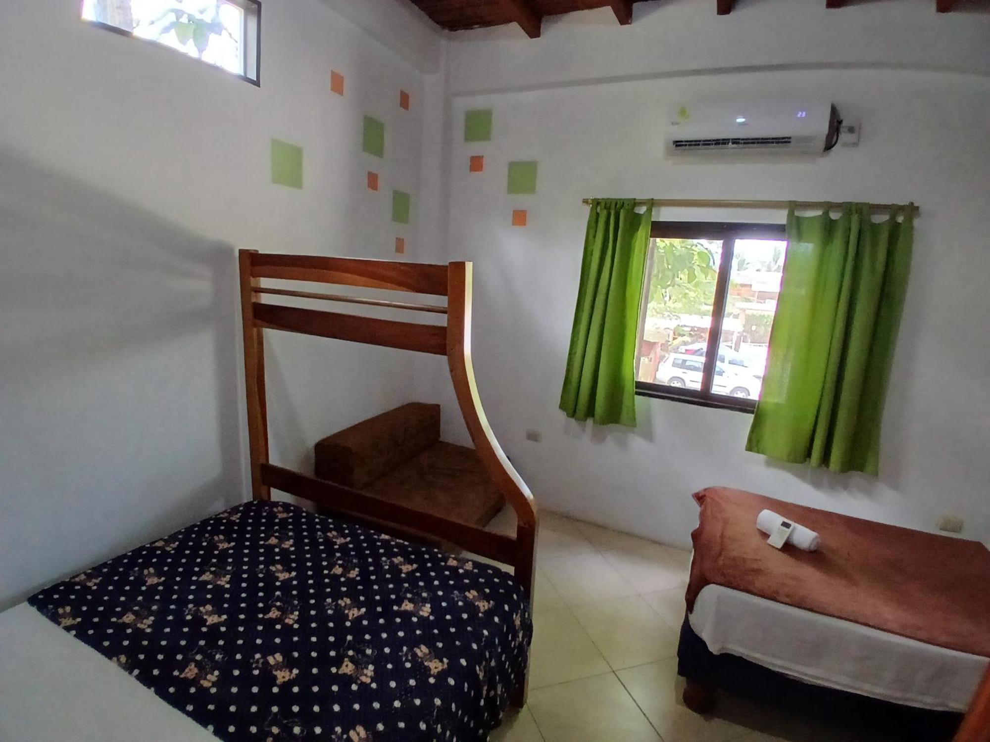 Hostal Casa Taisha Montañita Buitenkant foto